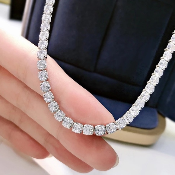 Luxury Diamond Rhinestone Tennis Necklace - Picture 4 of 7